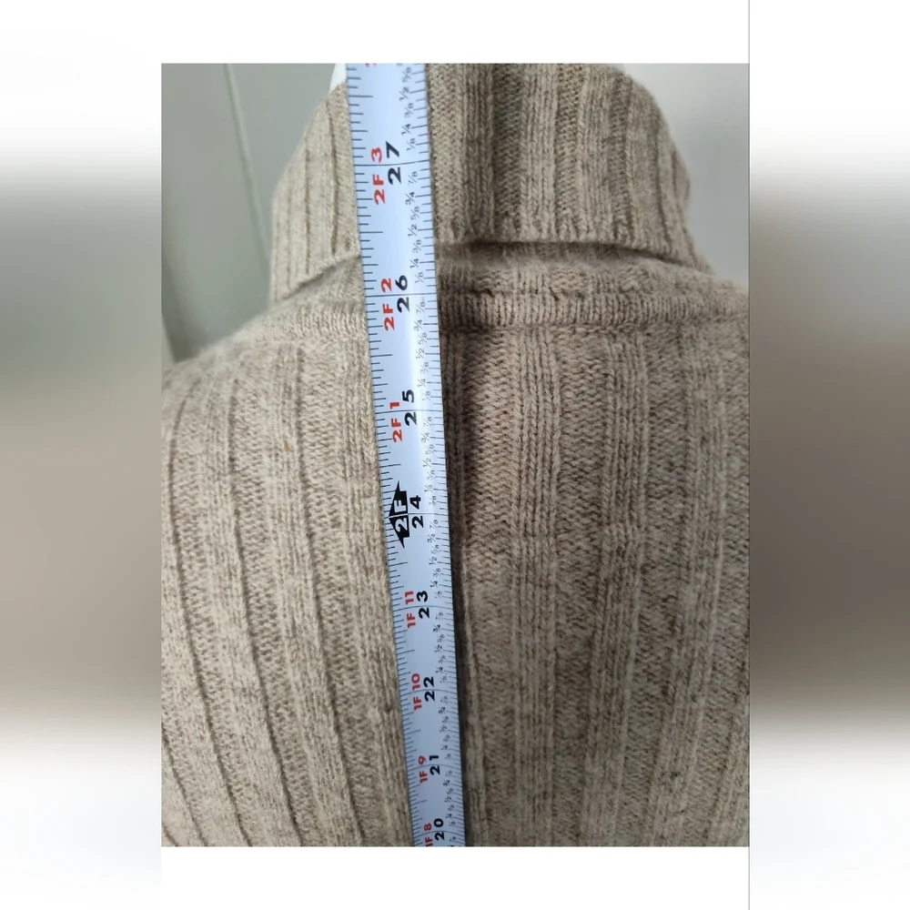 donovan ind wool blend vintage Sz LG Beige Sweater Made In C.E.E 1980- 1990's
